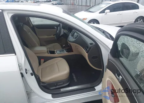 2012 Hyundai Genesis 3.8 z USA, uszkodzony, nr VIN KMHGC4DD3CU167620